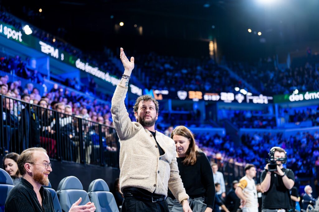 Showcase de Claudio Capéo après la victoire des Septors 