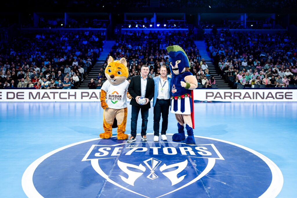 Coup d'envoi du match en présence de Daniel Guneau, Directeur Général de Burban Palettes et Bruno Bordier, Président des Septors