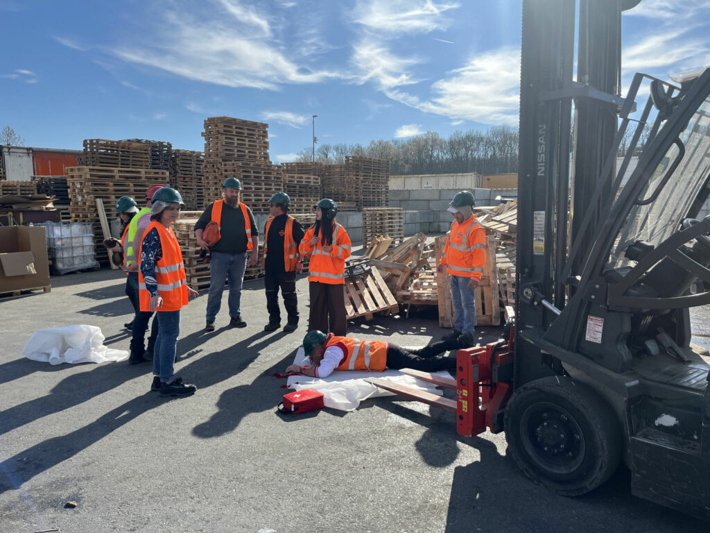 Mise en situation d'un accident du travail - Formation SST chez Burban Palettes 
