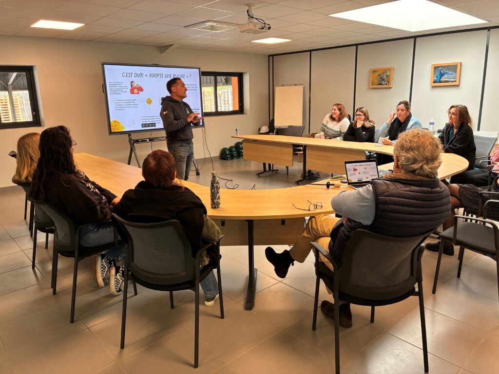 Conférence sur l'apiculture avec Adopte une Ruche 