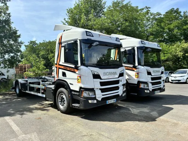 Deux nouveaux camions rejoignent la flotte Burban Palettes